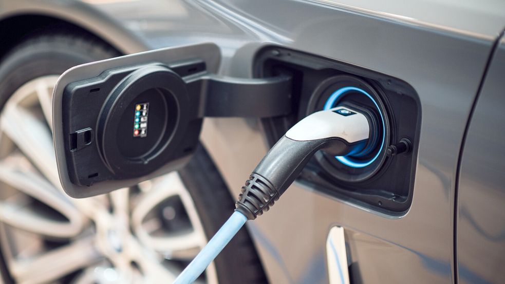 Für wenig Geld durch ganz Deutschland? Von wegen. Dieser Vergleich zeigt anhand von E-Auto Modellen, was die tatsächlichen Kosten sind. Foto: Unsplash/CHUTTERSNAP