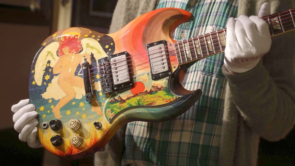 Die Gitarre von Eric Clapton wurde für 1,27 Millionen US-Dollar versteigert. Foto: imago images/Zuma Wire