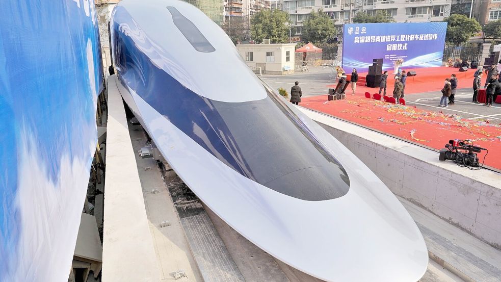 Im Januar wurde im Chinesischen Chengdu der Testbetrieb für eine Magnetschwebebahn gestartet, die auch in Berlin gebaut werden soll, zumindest nach Vorstellung der CDU. Foto: www.imago-images.de/VCG