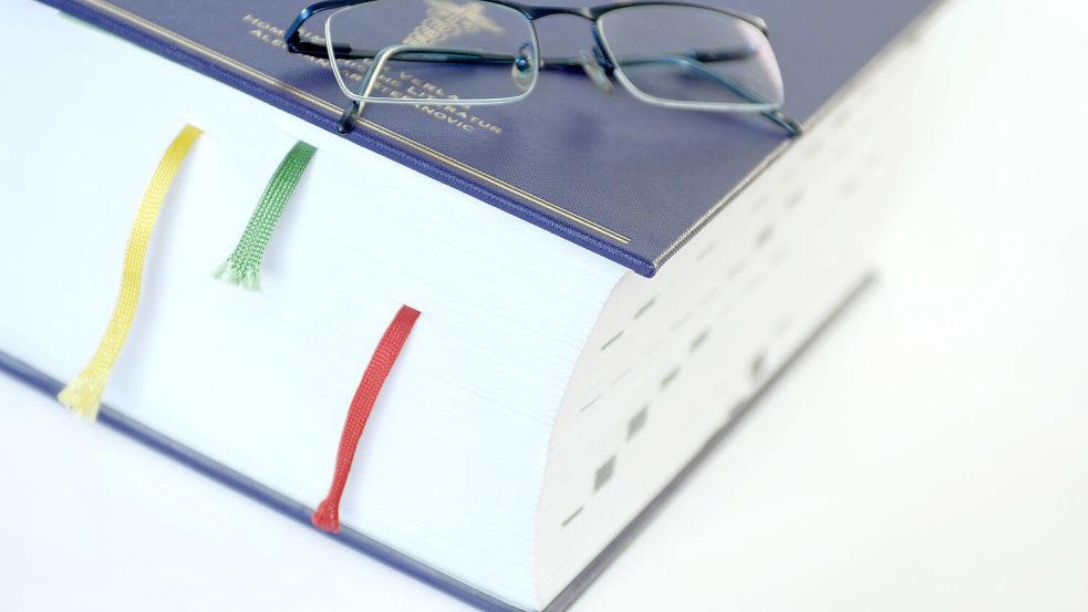 So ein richtig dickes Buch weckt die Leselust. Foto: imago stock&people