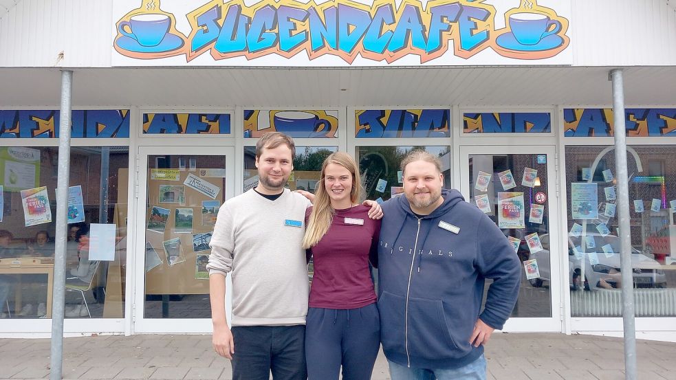 Die Jugendpflege Rhauderfehn: v.l. Nico Bergmann, Ann-Kristin Gras und Timo Zeleck. Foto: Scherzer