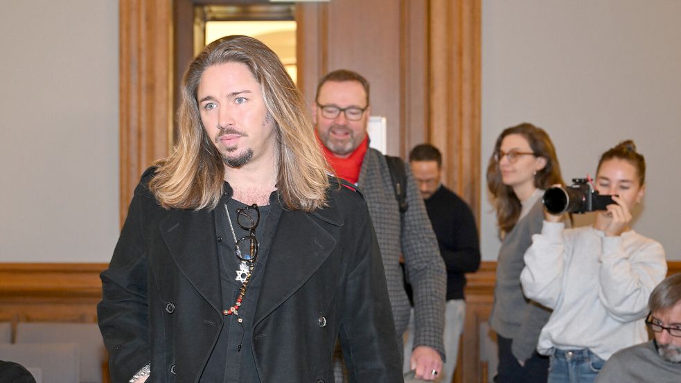 Gil Ofarim beim Prozess wegen Verleumdung und falscher Verdächtigung am Landgericht in Leipzig. Foto: dpa/Hendrik Schmidt