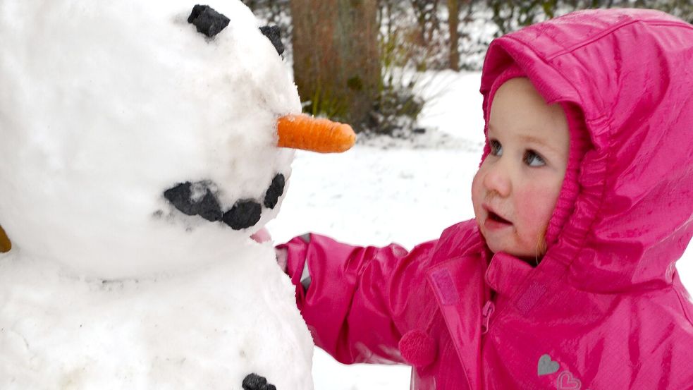 Lange wird dieser Schneemann wahrscheinlich nicht mehr leben. Foto: Anke Schneider