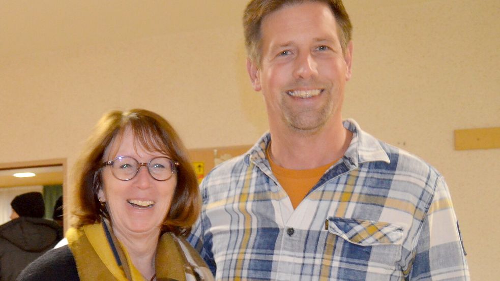 Seit 2014 organisieren Anke Tebben und Karsten Fugel die Nikolausaktion in Ramsloh, an der viele freiwillige Helferinnen und Helfer beteiligt sind. Foto: Fertig