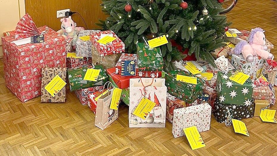 Liebevoll eingepackt worden waren im vergangenen Jahr die Weihnachtsgeschenke für die Kinder. Foto: Privat