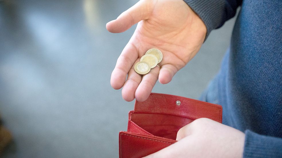 Die Deutsche Rentenversicherung hat Entwarnung für die Finanzierung der Rente gegeben. Foto: dpa/Friso Gentsch