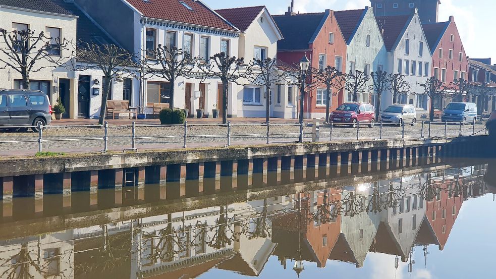 Am Weeneraner Hafen wurden zahlreiche Gebäude saniert – mit und ohne Zuschuss von Bund, Land und Stadt Weener. Foto: Gettkowski