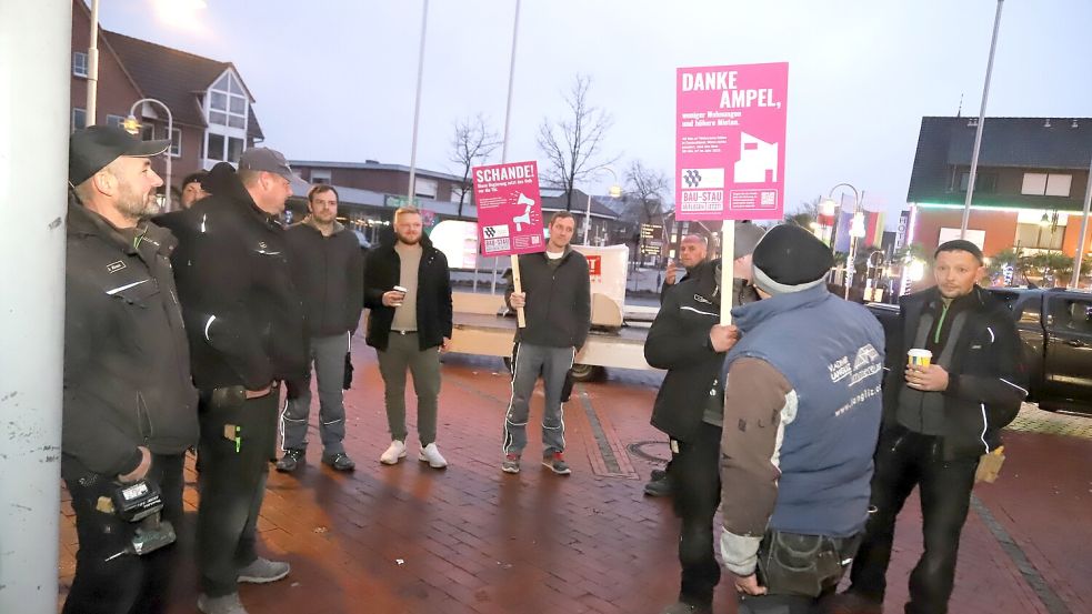 Im Saterland waren mehrere Unternehmen an der Protest-Aktion beteiligt. Foto: Passmann