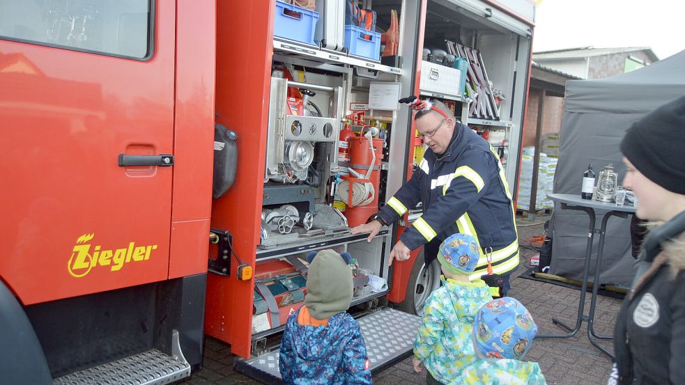 Die Freiwillige Feuerwehr Langholt stellte sich vor. Foto: Weers