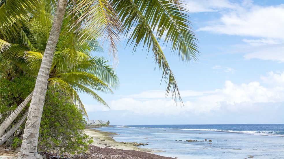 Der Strand von Majuro auf den Marshall Islands. Die Inselgruppe ist durch die Auswirkungen des Klimawandels zum Handeln gezwungen. Foto: imago images/agefotostock