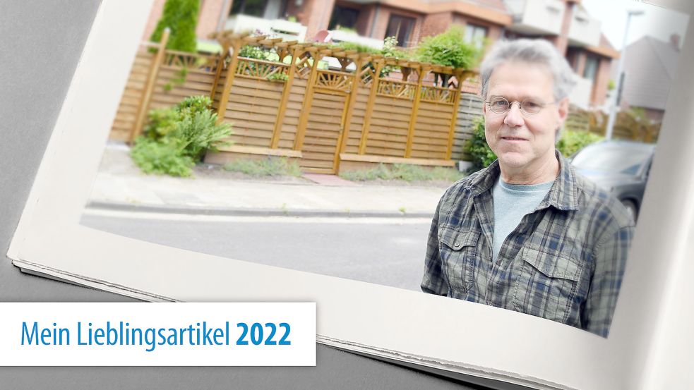 Helmut Hormig vor einem Leeraner Mehrfamilienhaus, in dem er nie eine Wohnung besaß oder genutzt hat. Das hinderte die EWE aber nicht daran, mit ihm einseitig einen Liefervertrag für eine der Wohnungen abzuschließen und – trotz Widerspruch – ein Mahnverfahren einzuleiten. Foto: Ellinger