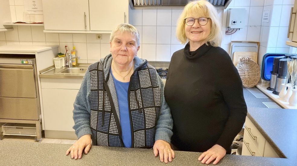 Sigrid Duhm-Jäckel (rechts) ist Initiatorin und Schirmherrin der Suppenküche. Else Bierbrauer leitet das Organisationsteam. Foto: Bothe