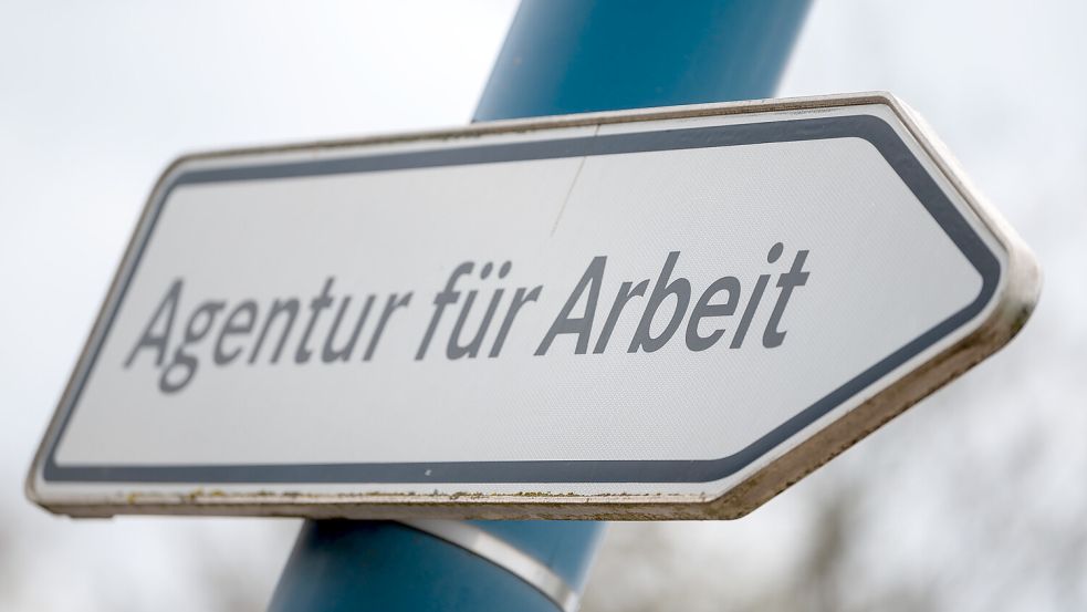 Die Zahl der Arbeitslosen in Deutschland ist im Dezember 2023 im Vergleich zum November vor allem saisonbedingt um 31.000 auf 2,637 Millionen Menschen gestiegen. Foto: Schmidt/DPA-Zentralbild/DPA