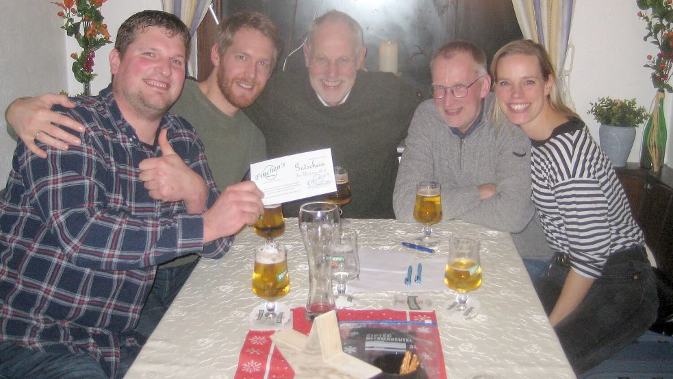 Das Siegerteam „Do Wieshoaken“, bestehend aus (von links): Tobias Geesen, Michael Eilers, Johannes Münzebrock, Matthias Fugel und Anneke Norrenbrock. Foto: privat