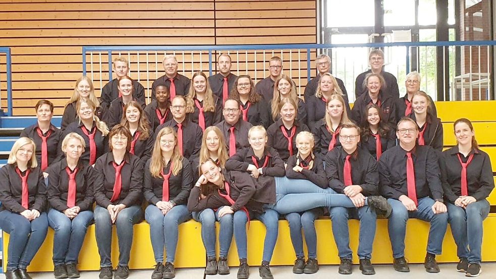 Die Musikerinnen und Musiker des Spielmannszugs Big Band Bollingen freuen sich auf die Veranstaltung im Schützen- und Musikhaus. Geprobt wird dafür bereits seit Anfang 2023. Das aktuelle Foto entstand während eines Proben-Wochenendes in Rastede. Foto: Spielmannszug Bollingen