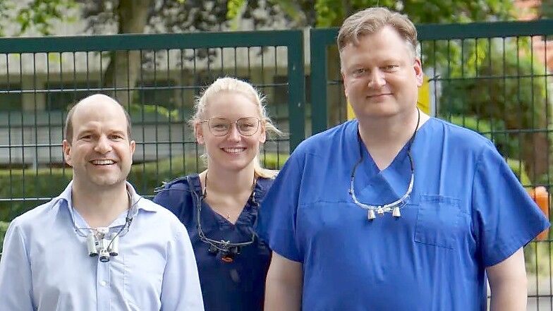 Guido Robenek, Franziska Moß und Arnold Dröge (von links) gehören zur Praxis „Zahnärzte am Markt“ in Werlte. Foto: Moormann