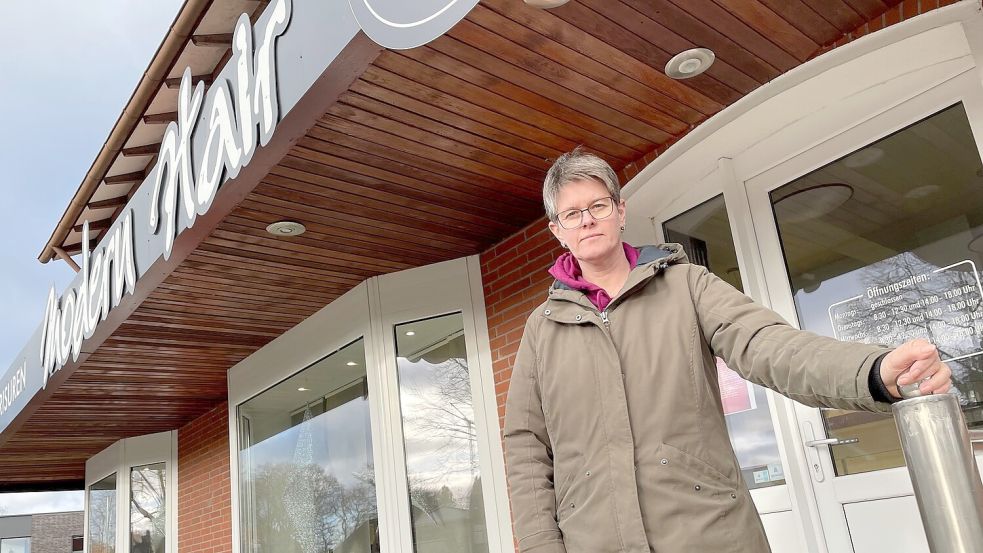 Collinghorsts Ortsbürgermeisterin Edith Schulte bedauert die Schließungen im Ort. Foto: Janßen