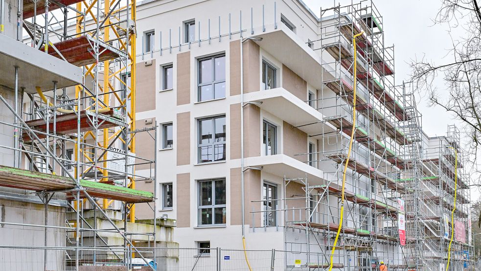 Auf die Bauwirtschaft kommen auch 2024 noch große Herausforderungen zu, so das Deutsche Institut für Wirtschaftsforschung in einer neuen Untersuchung. Foto: dpa/Patrick Pleul