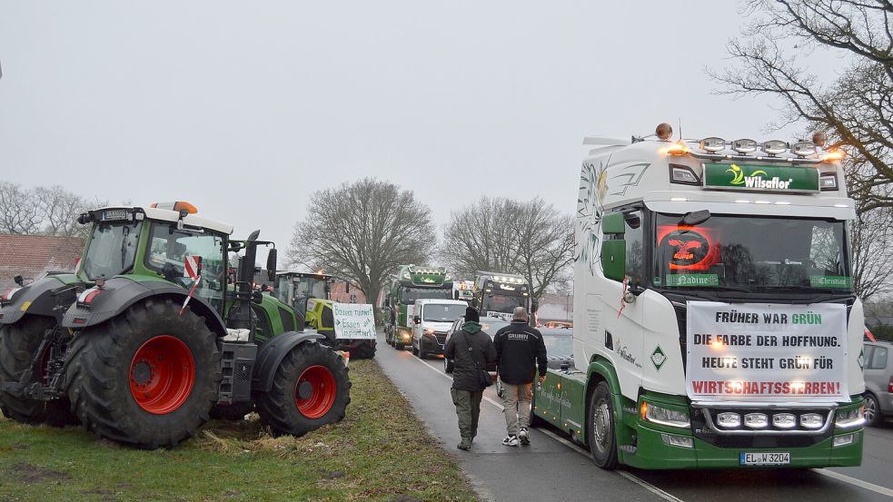 Mitarbeiter verschiedener Branchen erklären sich mit den Landwirten solidarisch, auch weil sie selbst unzufrieden mit der wirtschaftlichen Lage sind.