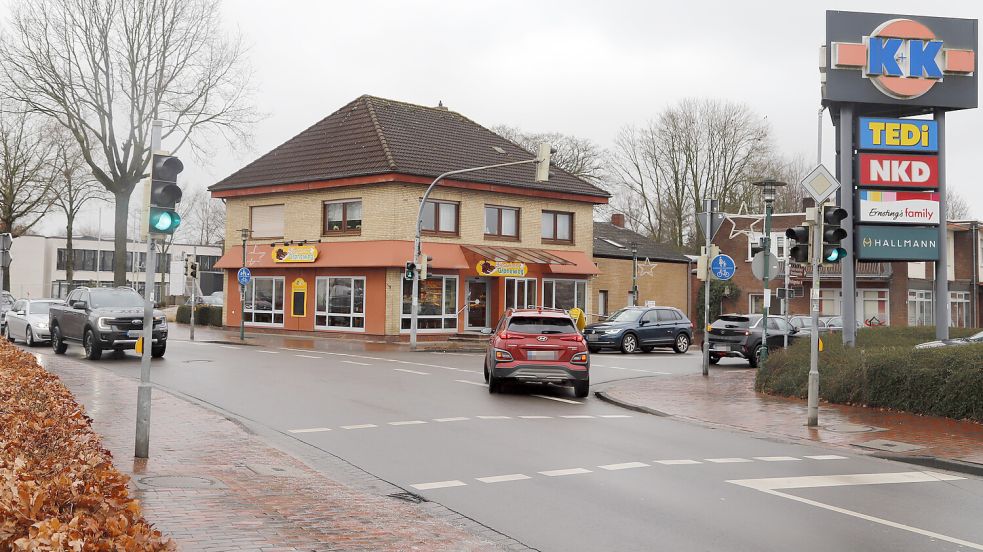 Die Planungen für den Ausbau des Kreuzungsbereiches Lange Straße / Ammerländer Straße schreiten voran. Doch ein Ausbau in diesem Jahr scheint in weiter Ferne zu liegen. Foto: Passmann