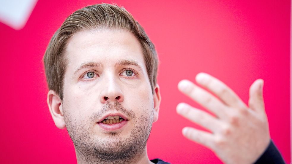 Kevin Kühnert wird am 20. Januar zu Gast sein in Ostrhauderfehn. Foto: Nietfeld/DPA