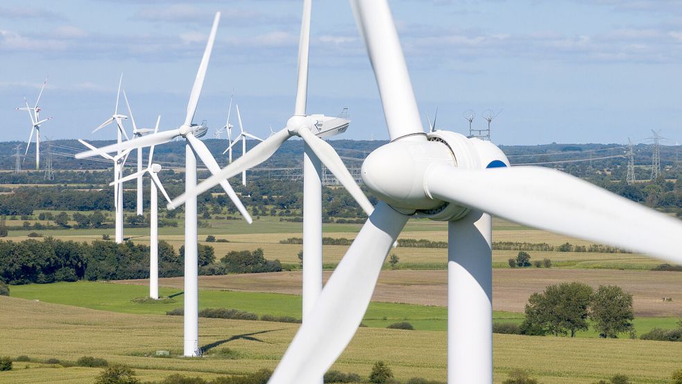 Der Ausbau der Windenergie ist 2023 weit fortgeschritten. Norddeutschland ist längst Vorreiter. Foto: imago-images/Daniel Reinhardt