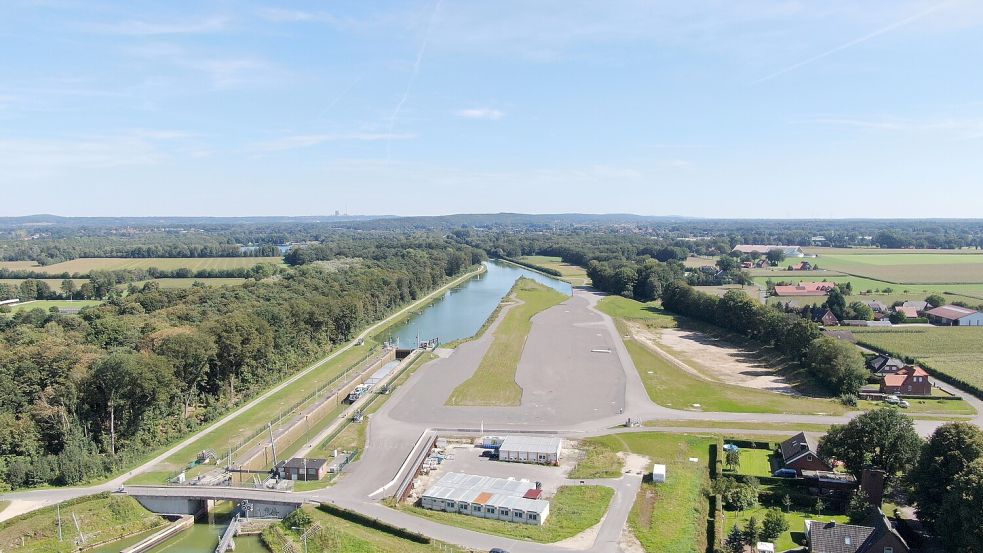 Im Dortmund-Ems-Kanal werden fünf Schleusen ersetzt. In Rheine dürfen diesen Auftrag zwei Papenburger Unternehmen ausführen. Foto: WNA Datteln