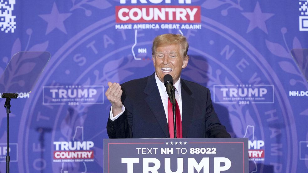Donald Trump spricht bei einer Wahlkampfveranstaltung in New Hampshire. Höchstwahrscheinlich wird der Ex-Präsident als Kandidat der Republikaner antreten. Foto: dpa/AP/Matt Rourke