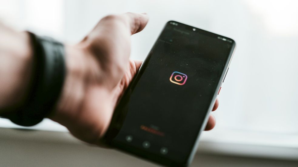 Instagram ist seit 2012 Teil von Facebook. Foto: Unsplash / Claudio Schwarz