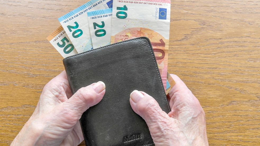 Der Anspruch auf eine Witwenrente beginnt nach mindestens einem Jahr Ehe. Foto: imago images/Joko