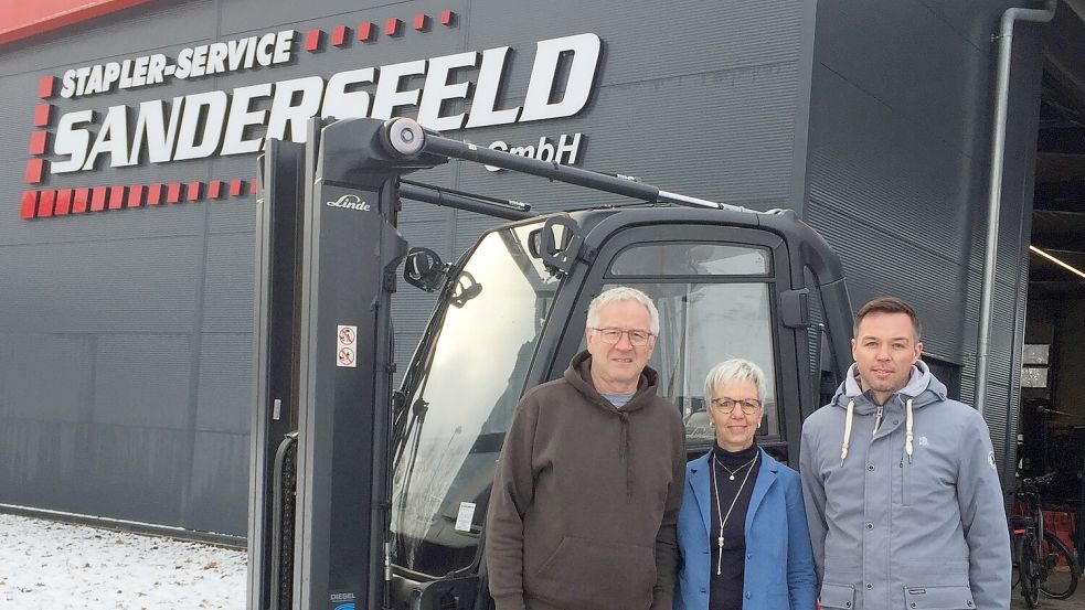 Aus dem operativen Geschäft zurückgezogen hat sich Heinz-Werner Sandersfeld (links). Er und seine Frau Olga haben den Betrieb mitaufgebaut, der nun von Jürgen Sandersfeld geführt wird.