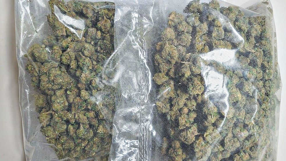 Das Marihuana war in zwei Beuteln verpackt. Fotos: Polizei