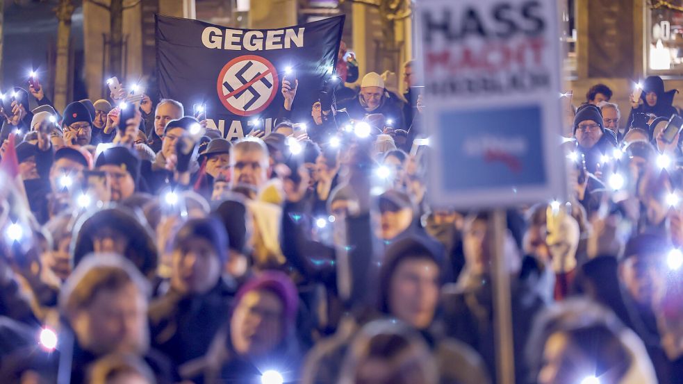 Hunderttausende demonstrieren bundesweit gegen Rechtsextremismus. Die AfD versucht, den Protest zu diskreditieren. Foto: Ulrich Perrey