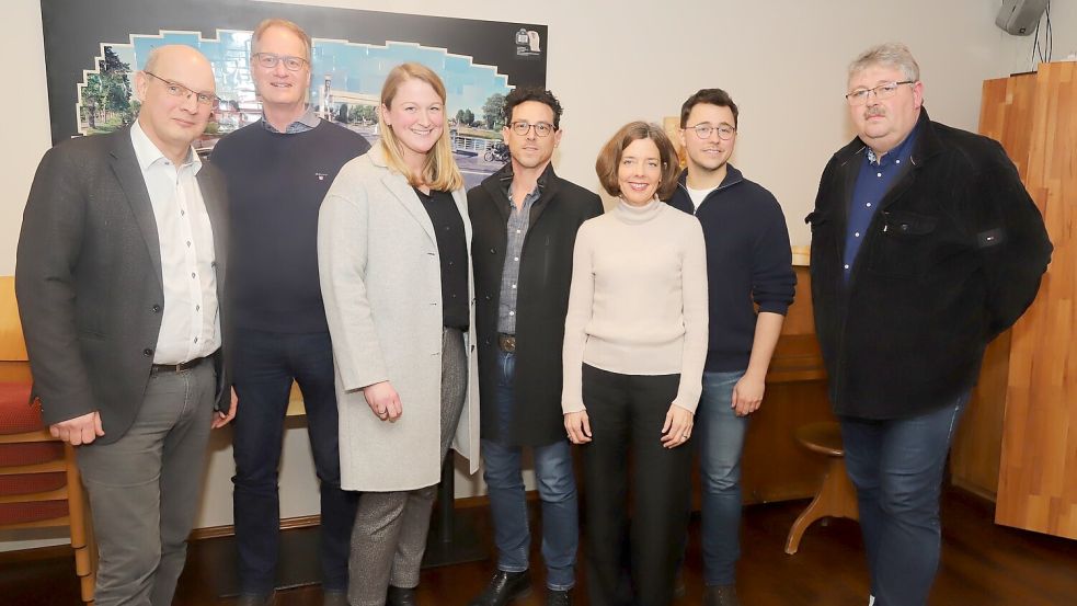Der Gründungsvorstand der „Stöppkes-Stiftung“ mit Sitz in Barßel (v.li.) Thomas Perzul, Hans Oltmanns, Iris Meiners-Hagen, Michael Vey, Silke Schünemann, Hannes Coners, Michael Nitschke. Foto: Passmann
