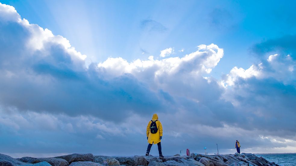 Mal Regen, mal Sonne? Die kommenden Tage scheinen für den Norden einen Wettermix mit sich zu bringen. Foto: dpa/Jens Büttner
