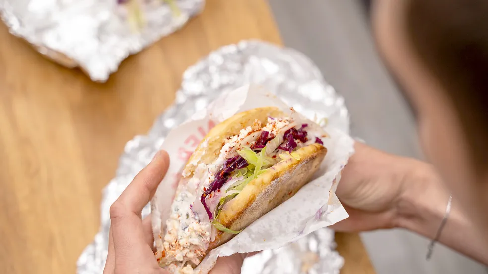 Der Döner gehört zum beliebtesten Fast Food in Deutschland. Foto: imago images/Bihlmayerfotografie