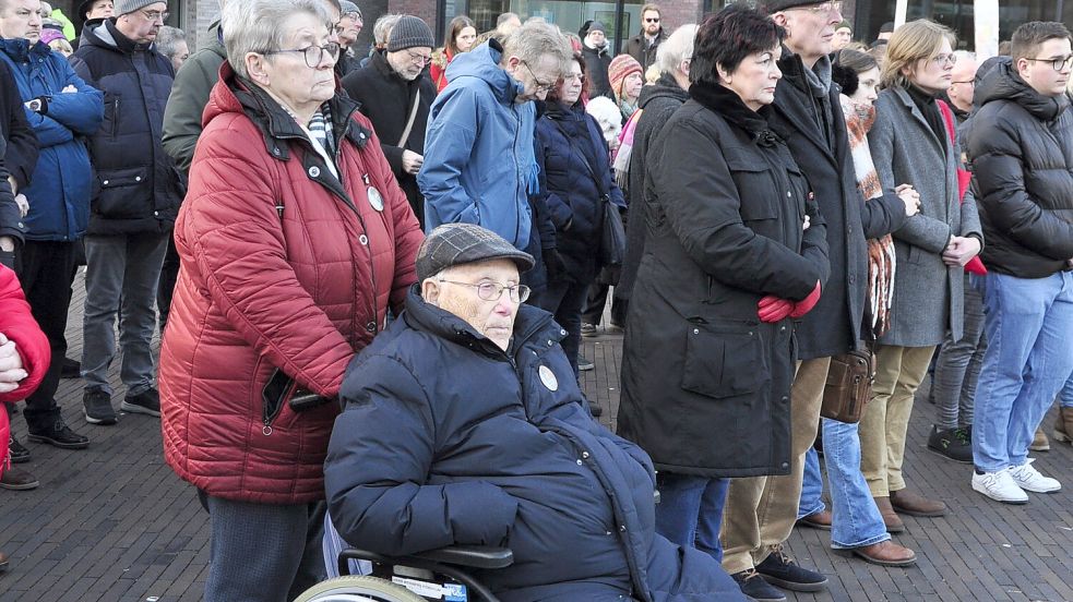 Bei beiden Veranstaltungen in Leer war Zeitzeuge Albrecht Weinberg dabei. Foto: Wolters