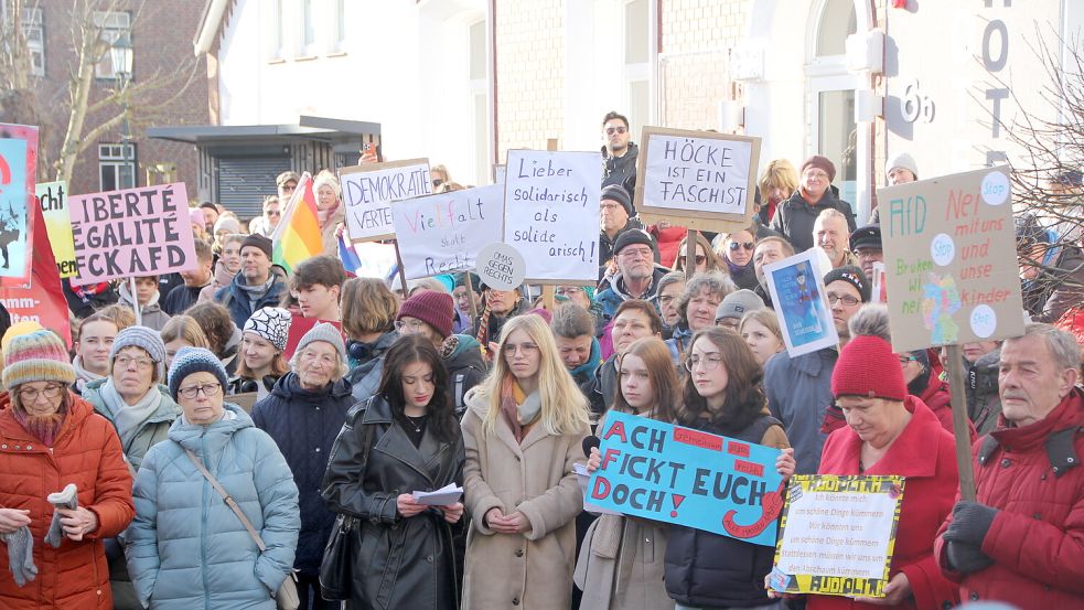 Am Samstag wurde auf Borkum unter dem Motto "Nie wieder ist jetzt" demonstriert. Foto: Ferber