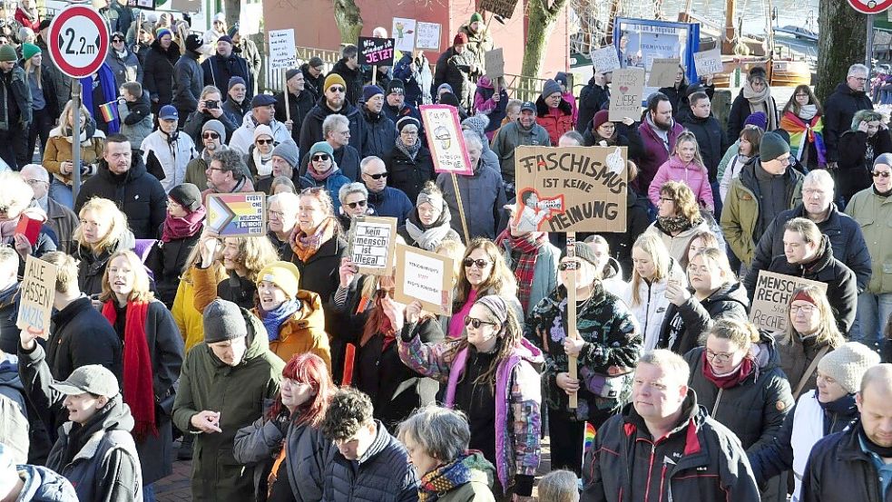 Hunderte Menschen protestierten schon vergangenes Wochenende in Leer gegen Rechtsextremismus. Foto: Wolters
