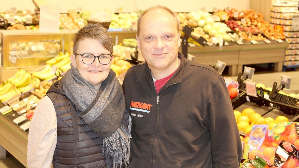 Michael Ulrichs und seine Frau Ute übernehmen den Combi-Markt an der Kirchstraße in Papenburg. Fotos: Belling