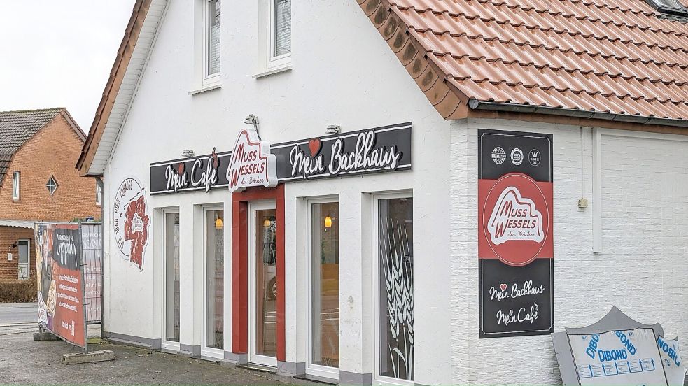 Die Schilder hängen schon: Der ehemalige Middendorf-Backshop wird aktuell zu einer Musswessels-Filiale umgebaut. Foto: Dickerhoff