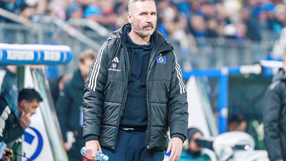 Trainer Tim Walter bekommt die Abwehrprobleme des HSV nicht in den Griff. Foto: IMAGO/Eibner