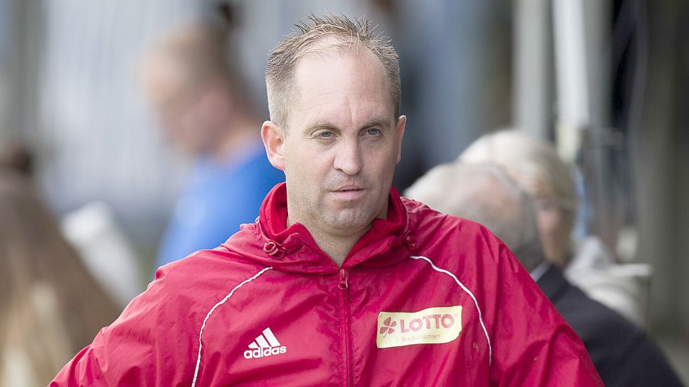 TuRa-Coach Michael Zuidema probierte mit seiner Mannschaft in Lathen einiges aus. Archivfoto: Doden/Emden