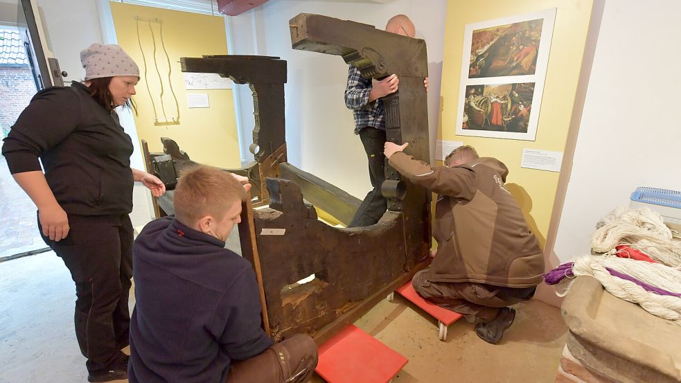 Der große Webstuhl wurde auseinandergebaut. Foto: Ortgies