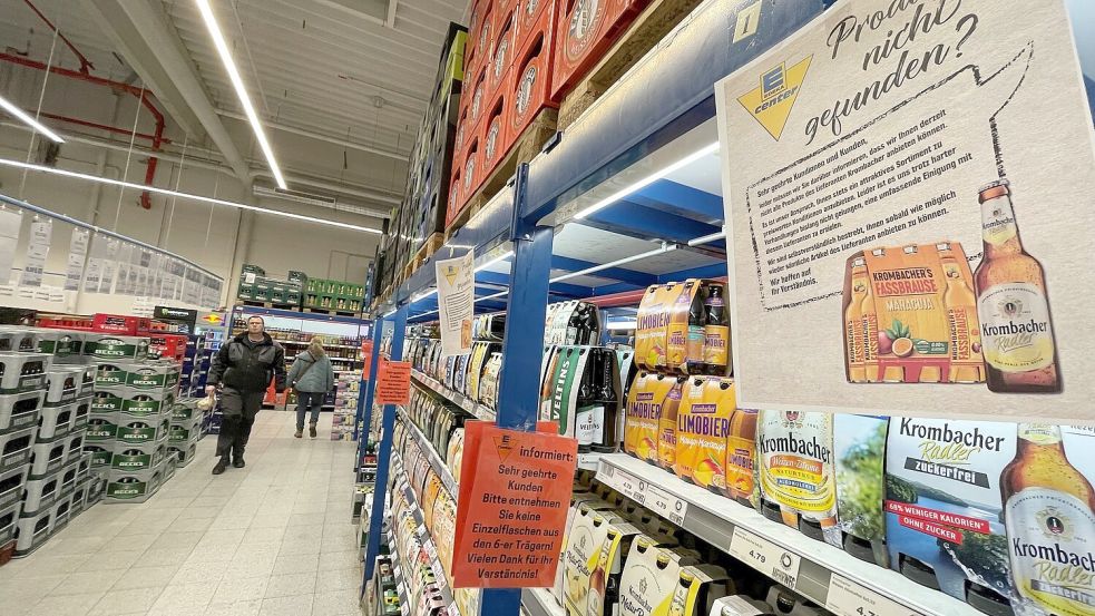 Noch sind Produkte von Krombacher in den heimischen Supermärkten zu finden, doch der Bestand schrumpft. Foto: Boschbach