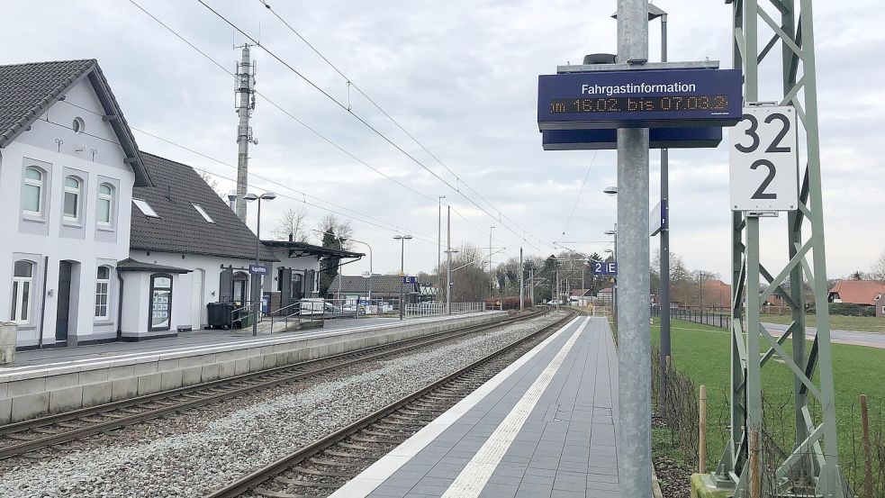 Hier fährt bis Anfang März kein Zug mehr: die verwaisten Gleise am Augustfehner Bahnhof. Foto: Leonhard