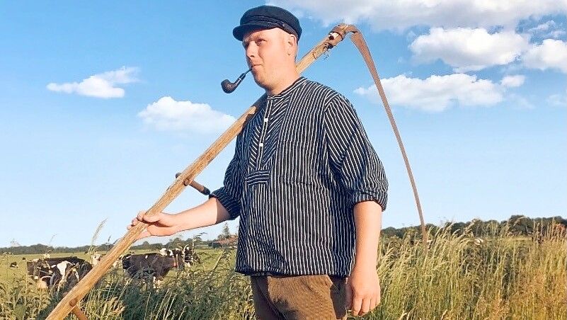 Stefan Fletemeyer in Dorfkind-"Tracht". Das Bild hat er auf seinem Account veröffentlicht. Foto: privat