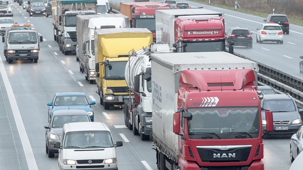 Die Autobahn 1 wird zwischen den Anschlussstellen Osnabrück-Hafen und Lohne/Dinklage an drei aufeinanderfolgenden Wochenende teilweise voll gesperrt. Archivfoto: DPA/Wagner