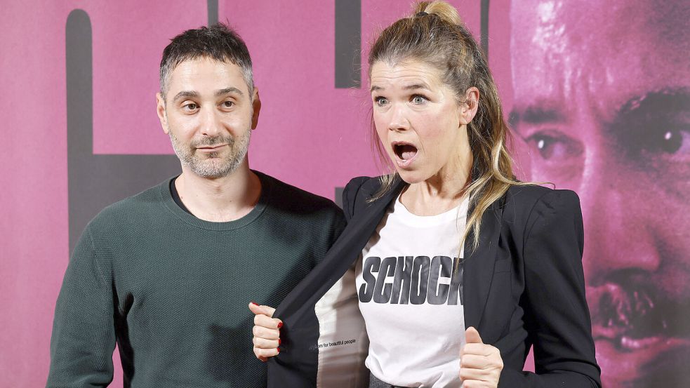 Vom Kinderkanal ins Killerkino: Denis Moschitto und Anke Engelke bei der Kölner Premiere ihres Films „Schock“. Foto: IMAGO/Panama Pictures