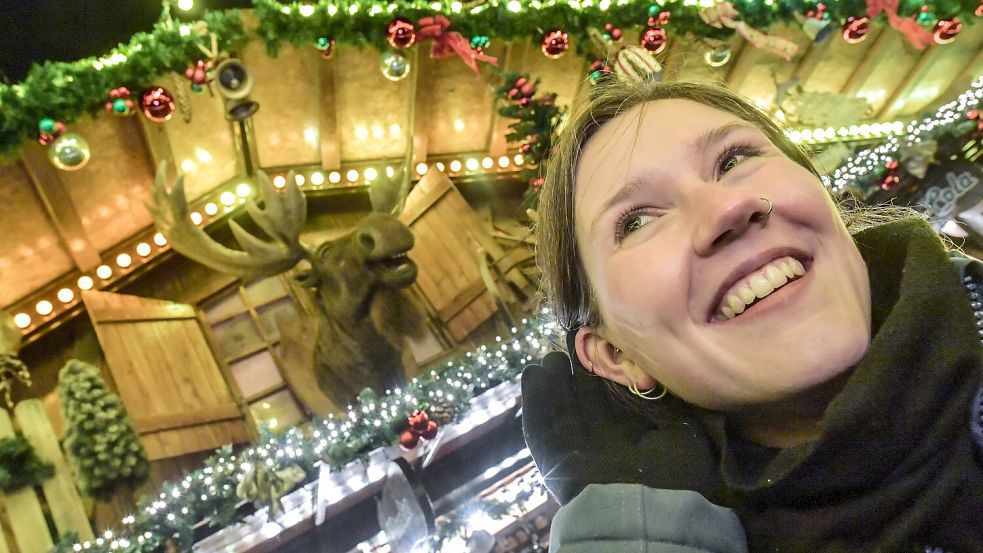 Trällert auf dem Weihnachtsmarkt in Leer in Zukunft nur noch der Elch? Foto: Ortgies